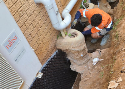 Basement Retaining Wall Waterproofing2 400x284